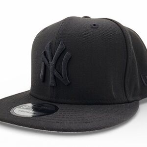 New Era Black on Black New York Yankees Snapback Cap